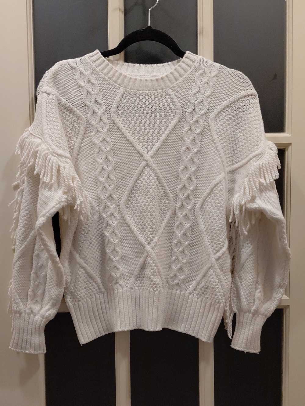 "Time and Tru" Sz. S, White Cable Knit Fringe Crewneck Sweater. 21in P2P